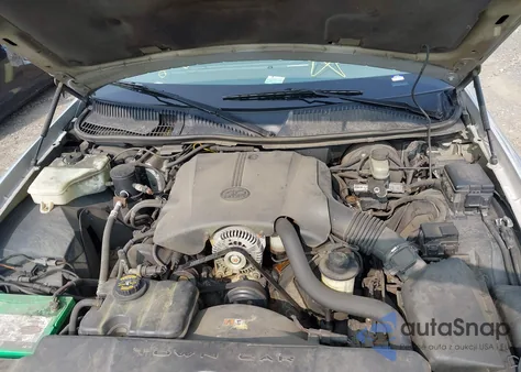 2000 Lincoln Town Car Executive z USA, uszkodzony, nr VIN 1LNHM81WXYY898799